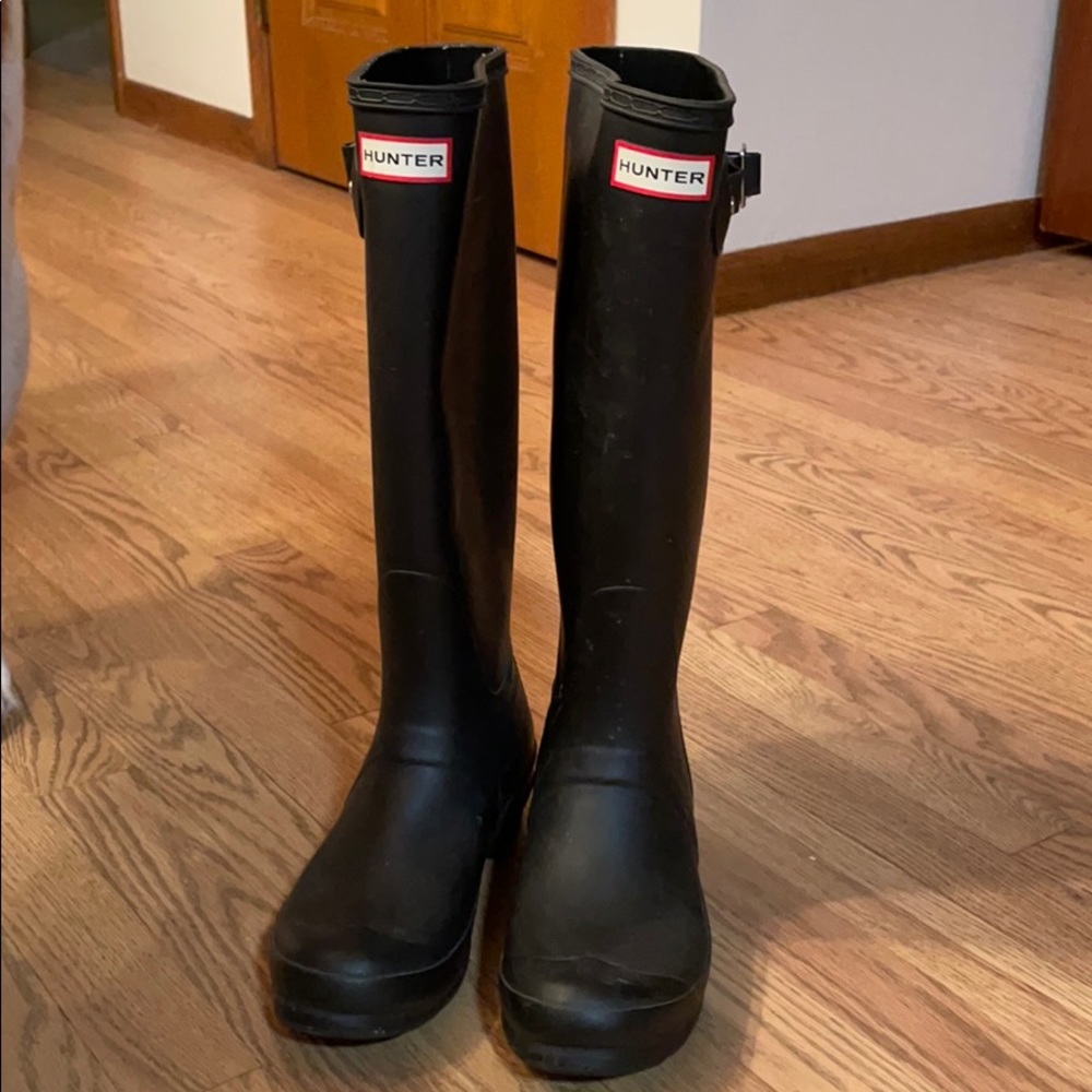 Black hunter boots